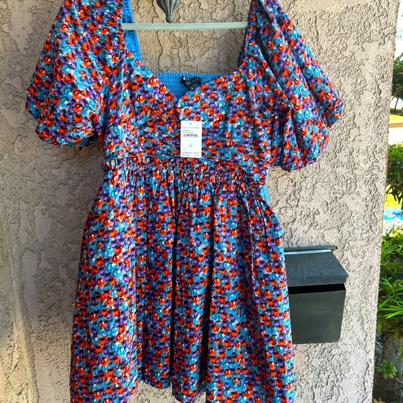 Beautiful colorful dress. - Picture 1 of 2